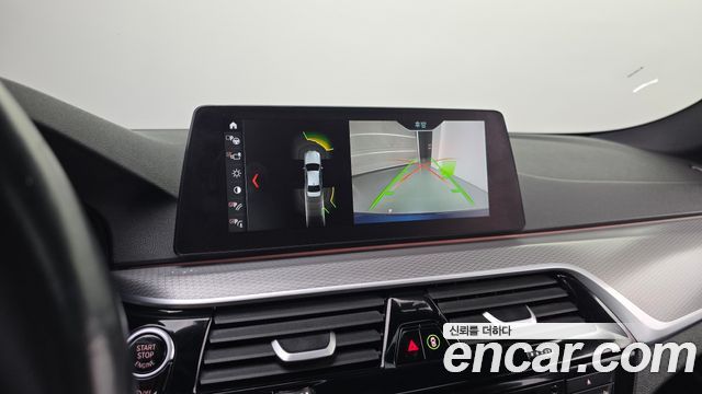 BMW 5-Series 2017 — photo 20