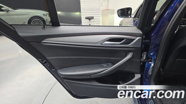 BMW 5-Series 2017 — photo 15