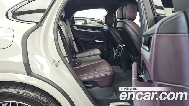 Porsche Cayenne 2024 — photo 18