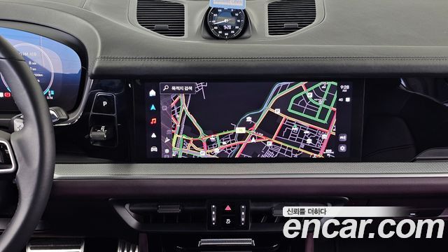 Porsche Cayenne 2024 — photo 20