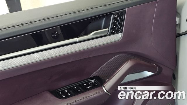 Porsche Cayenne 2024 — photo 28