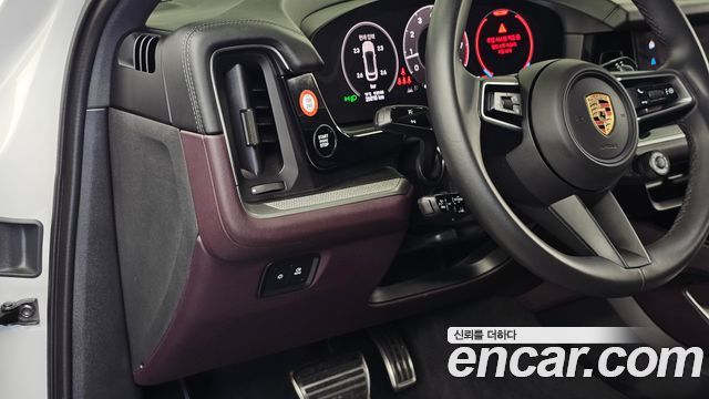 Porsche Cayenne 2024 — photo 35