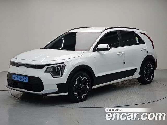 Kia Niro 2023 — photo 1