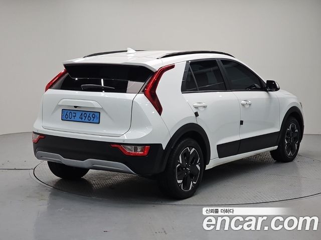 Kia Niro 2023 — photo 4
