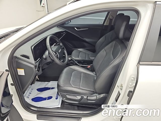 Kia Niro 2023 — photo 11