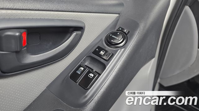 Hyundai Starex 2014 — photo 14