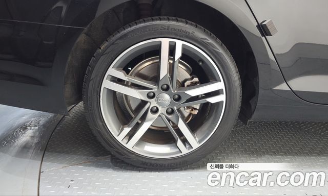 Audi A4 2019 — photo 5