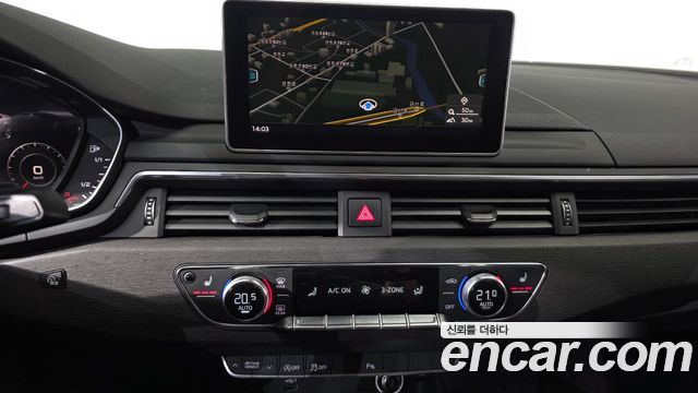 Audi A4 2019 — photo 18