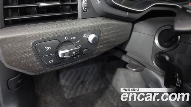 Audi A4 2019 — photo 25