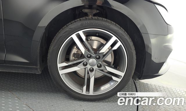 Audi A4 2019 — photo 7