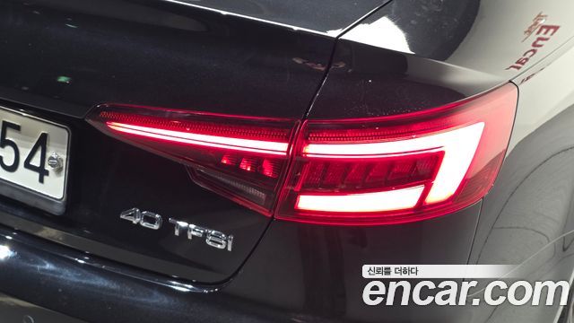 Audi A4 2019 — photo 9