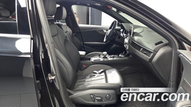 Audi A4 2019 — photo 16