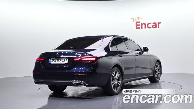 Mercedes-Benz E-Class 2021 — photo 2