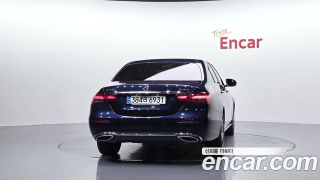 Mercedes-Benz E-Class 2021 — photo 4