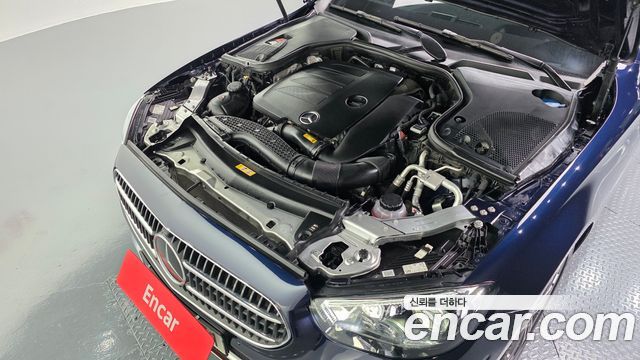 Mercedes-Benz E-Class 2021 — photo 6