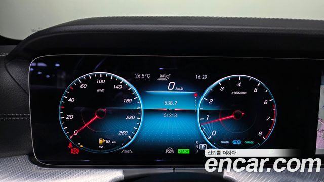 Mercedes-Benz E-Class 2021 — photo 11