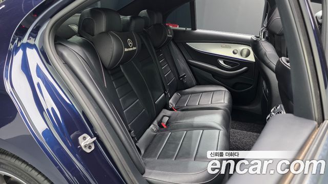 Mercedes-Benz E-Class 2021 — photo 17