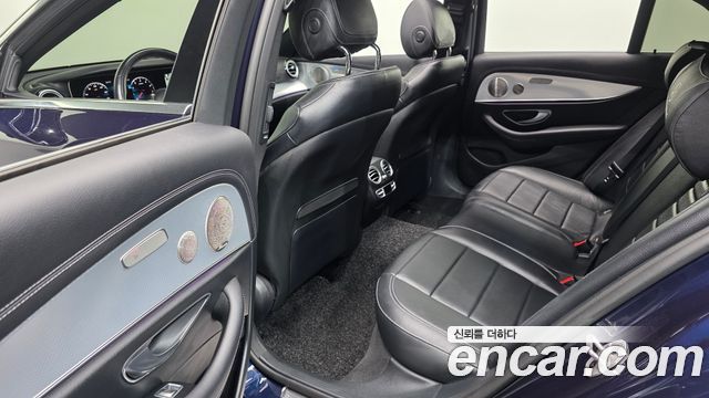 Mercedes-Benz E-Class 2021 — photo 18