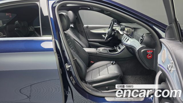Mercedes-Benz E-Class 2021 — photo 16