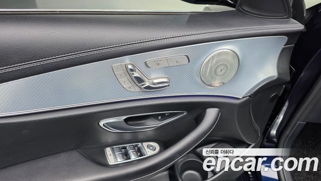 Mercedes-Benz E-Class 2021 — photo 28