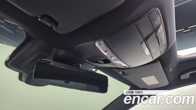 Mercedes-Benz E-Class 2021 — photo 30