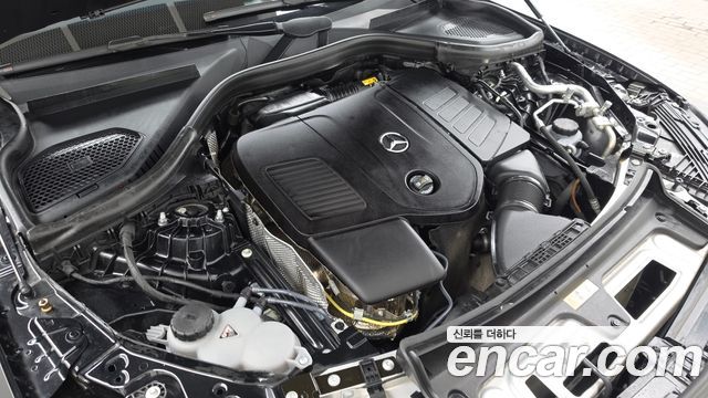 Mercedes-Benz GLC-Class 2025 — photo 6