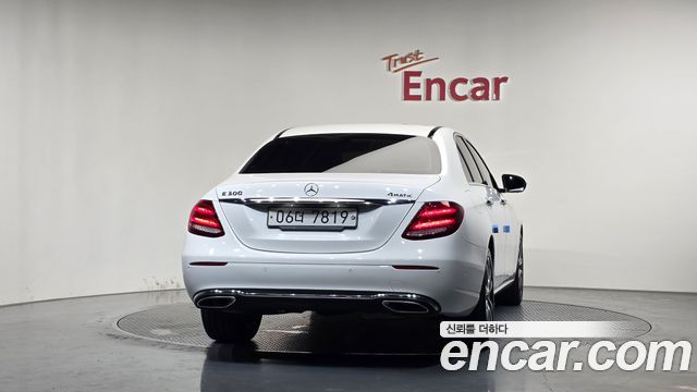 Mercedes-Benz E-Class 2019 — photo 4