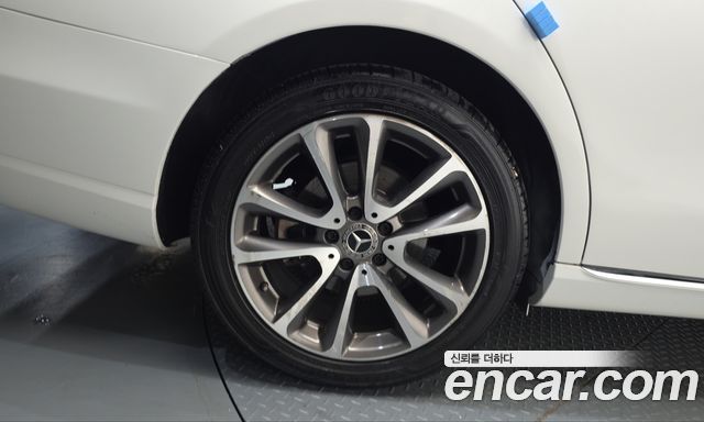 Mercedes-Benz E-Class 2019 — photo 5