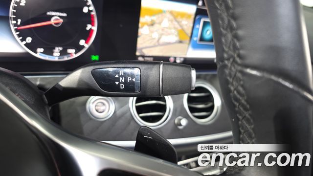 Mercedes-Benz E-Class 2019 — photo 12
