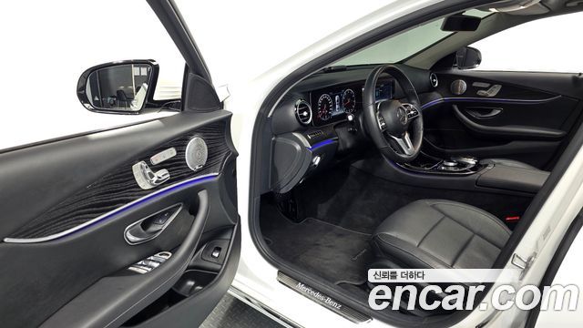 Mercedes-Benz E-Class 2019 — photo 13