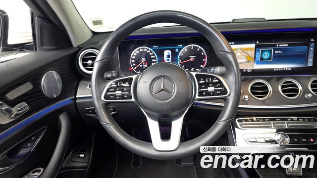 Mercedes-Benz E-Class 2019 — photo 20