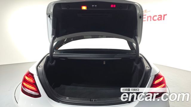 Mercedes-Benz E-Class 2019 — photo 25