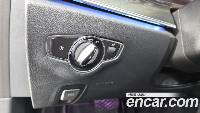 Mercedes-Benz E-Class 2019 — photo 28