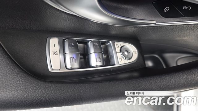 Mercedes-Benz E-Class 2019 — photo 30
