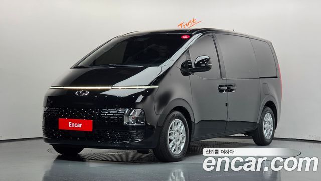 Hyundai Staria 2022 — photo 1