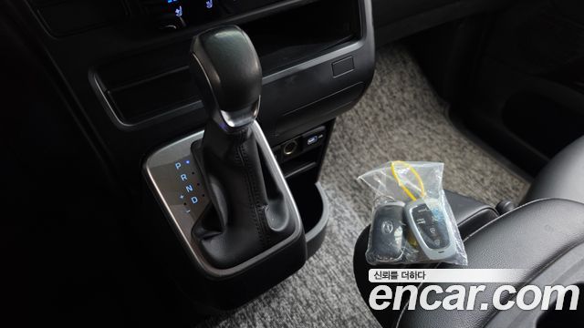 Hyundai Staria 2022 — photo 12