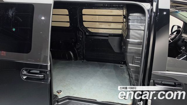 Hyundai Staria 2022 — photo 17