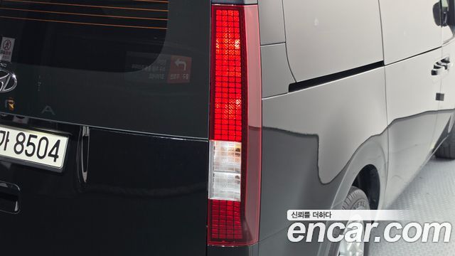 Hyundai Staria 2022 — photo 9