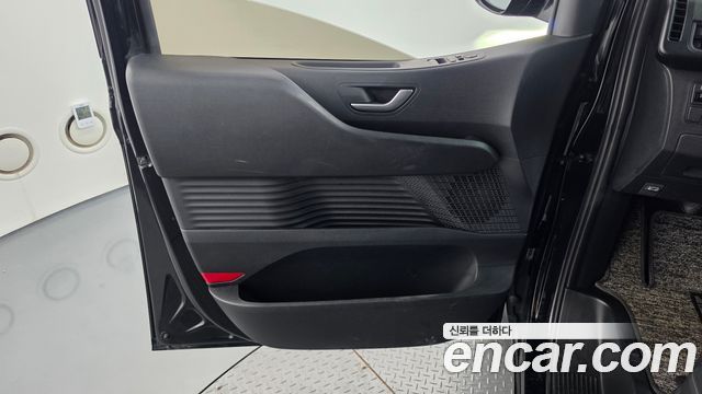 Hyundai Staria 2022 — photo 14