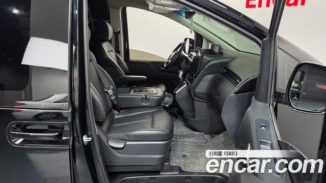 Hyundai Staria 2022 — photo 16