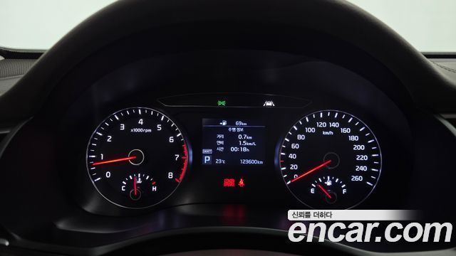 Kia K7 2018 — photo 11