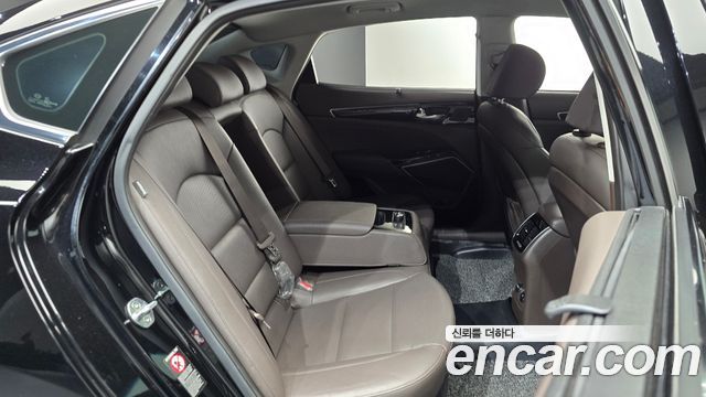 Kia K7 2018 — photo 17