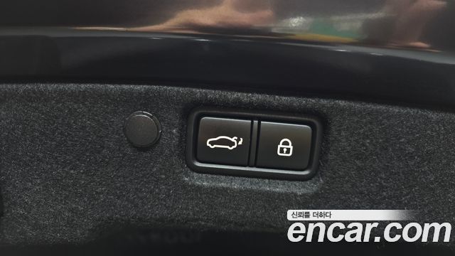 Kia K7 2018 — photo 21