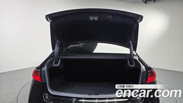 Kia K7 2018 — photo 22