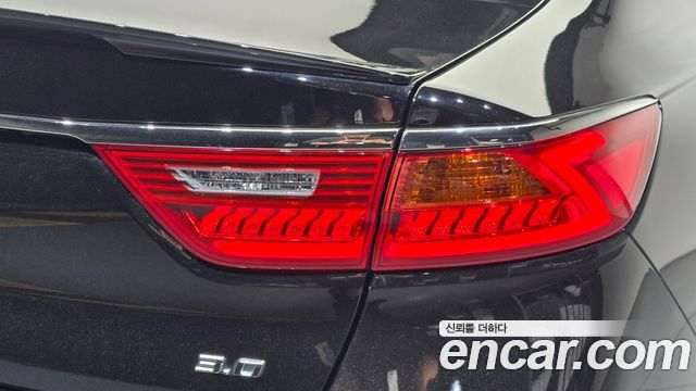 Kia K7 2018 — photo 9