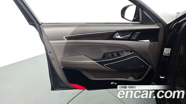 Kia K7 2018 — photo 14