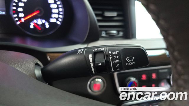 Kia K7 2018 — photo 27