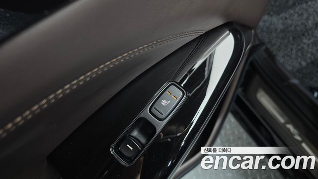 Kia K7 2018 — photo 28