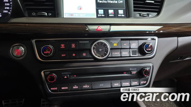 Kia K7 2018 — photo 32