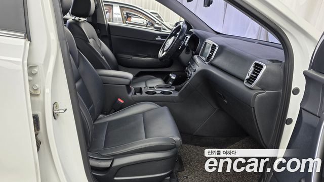 Kia Sportage 2016 — photo 16